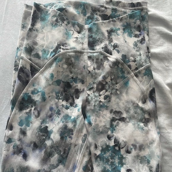 Unlimit High-Rise Tight 25" - Picture 2 of 8